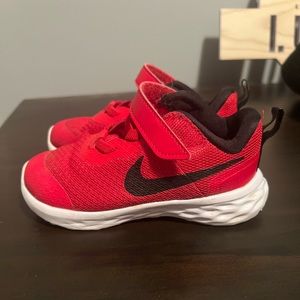 Nike Boys Toddler Size 8c Red Revolution 6 Running Shoes